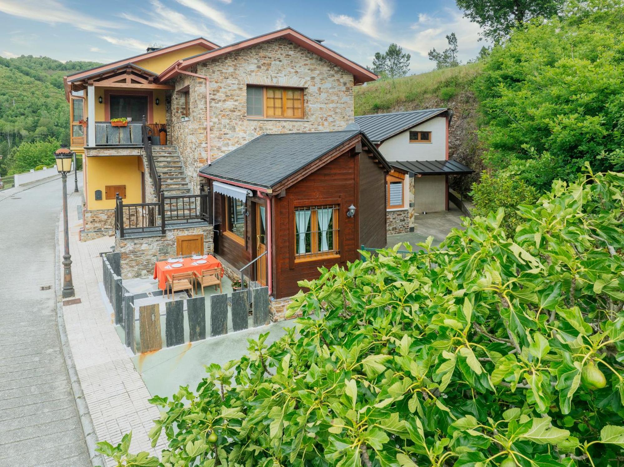 Apartamentos Rurales Tin Turismo Санта-Еулалія-де-Оскос Екстер'єр фото