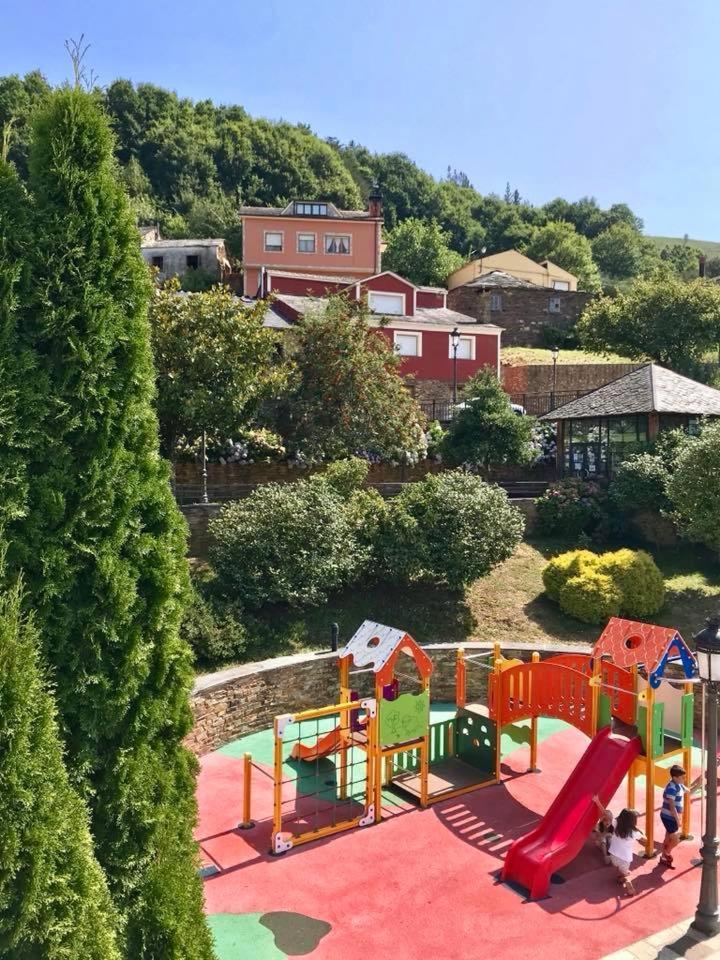 Apartamentos Rurales Tin Turismo Санта-Еулалія-де-Оскос Екстер'єр фото